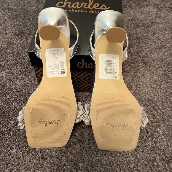 Charles by Charles David
Size 81/2 - Picture 5 of 9